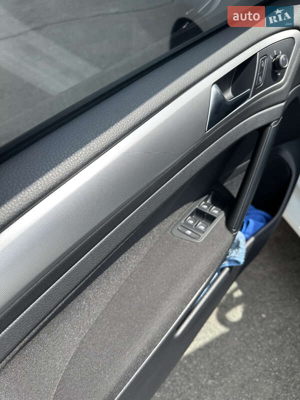 Хэтчбек Volkswagen Golf 2020 в Днепре