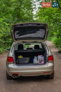 Универсал Volkswagen Golf 2012 в 