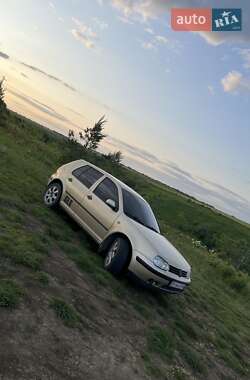 Хэтчбек Volkswagen Golf 2000 в Хмельницком