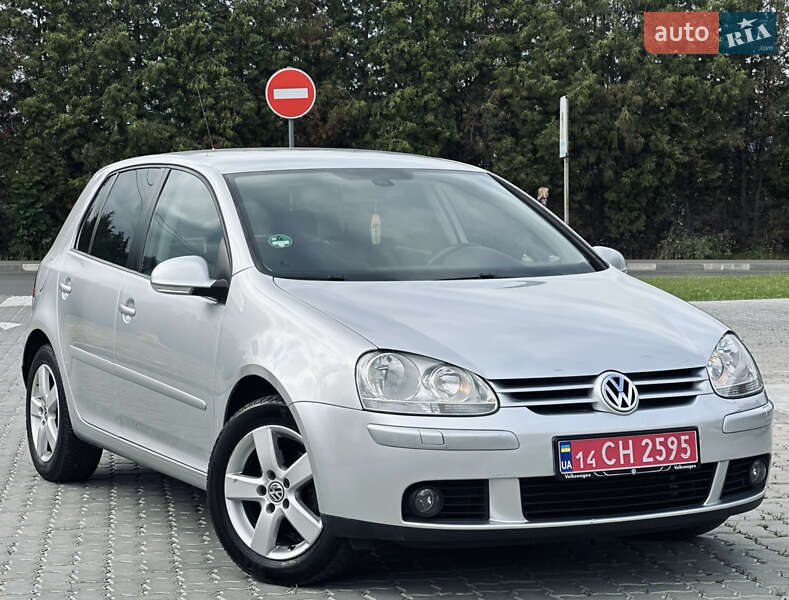 Хетчбек Volkswagen Golf 2008 в Львові