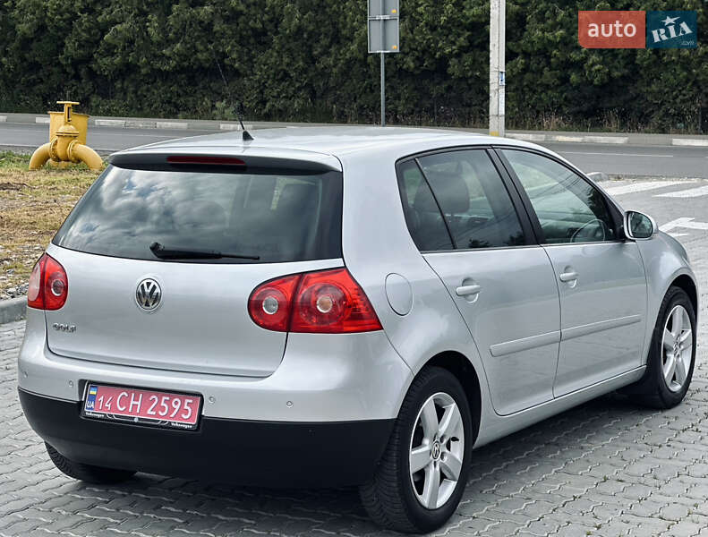 Хетчбек Volkswagen Golf 2008 в Львові