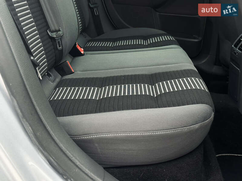 Хетчбек Volkswagen Golf 2008 в Львові