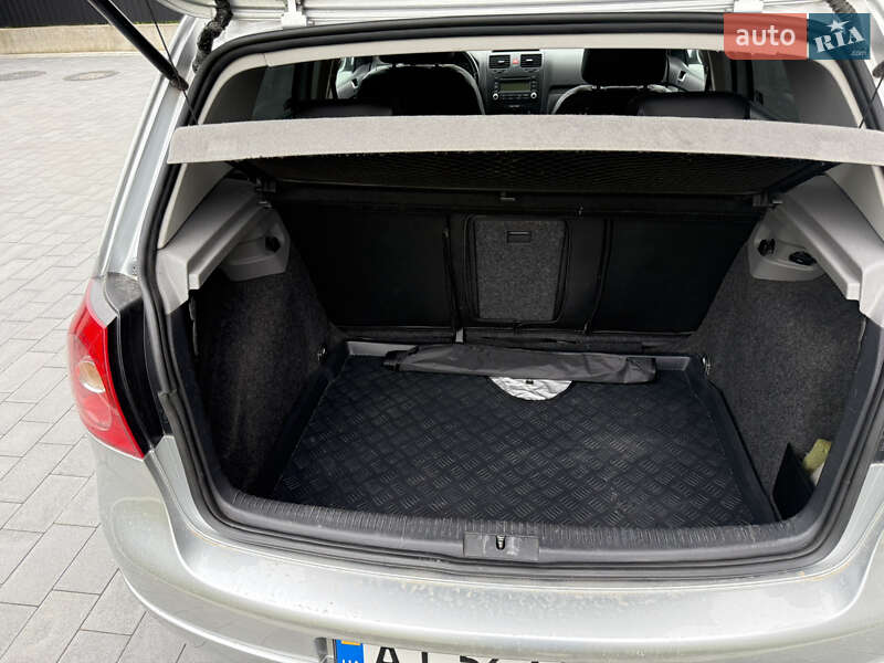 Хэтчбек Volkswagen Golf 2006 в Ивано-Франковске