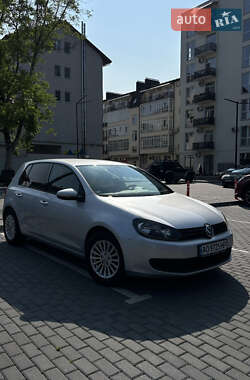 Хэтчбек Volkswagen Golf 2009 в Ужгороде
