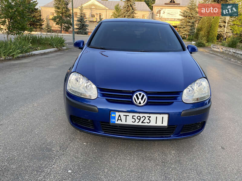 Хетчбек Volkswagen Golf 2004 в Івано-Франківську