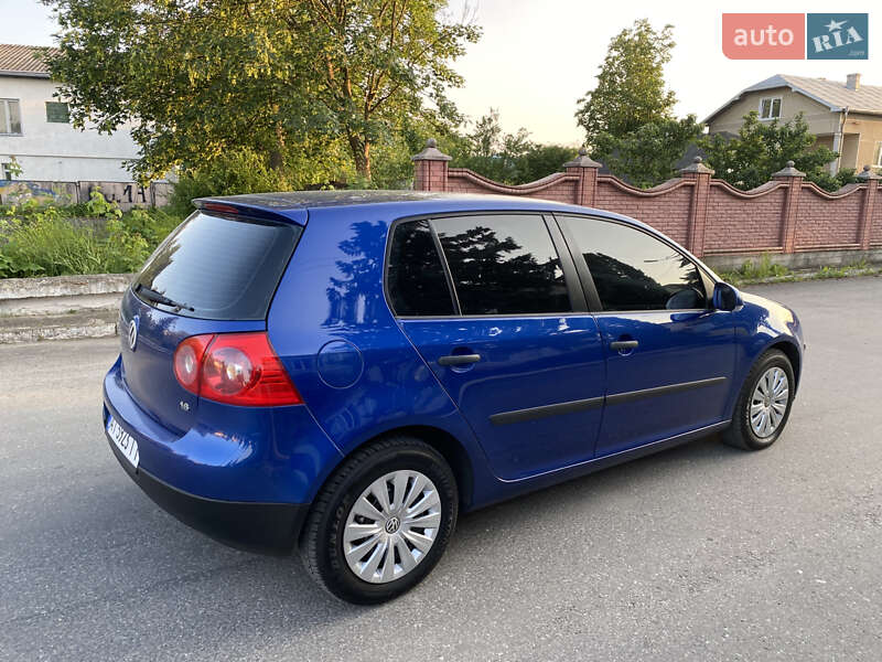 Хетчбек Volkswagen Golf 2004 в Івано-Франківську