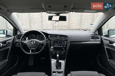 Хэтчбек Volkswagen Golf 2014 в 