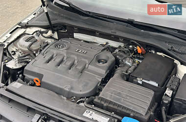 Хэтчбек Volkswagen Golf 2014 в 