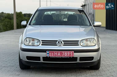 Хэтчбек Volkswagen Golf 2003 в 