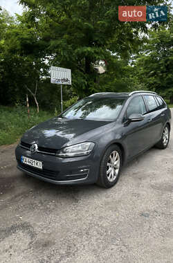 Универсал Volkswagen Golf 2016 в Киеве