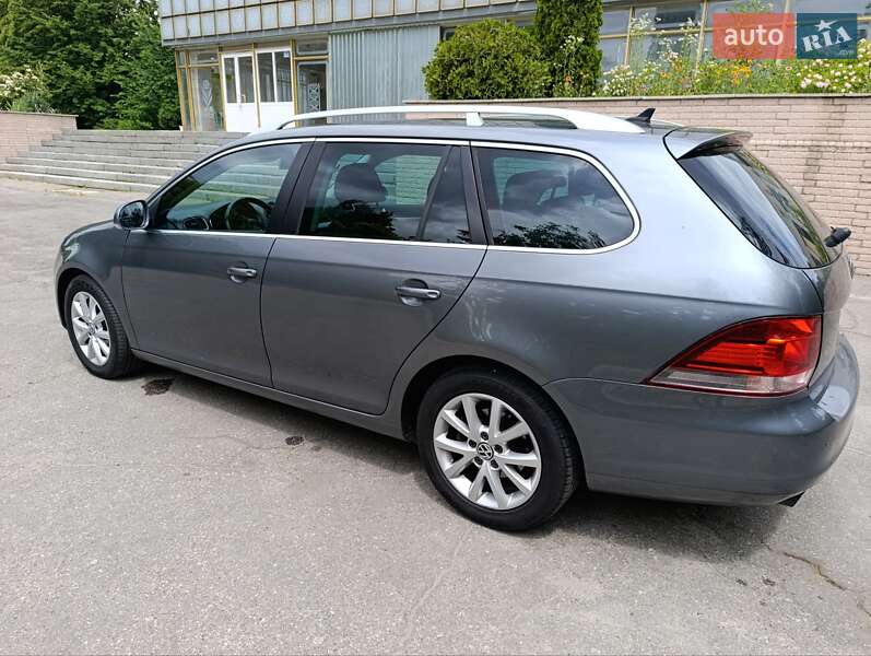 Універсал Volkswagen Golf 2010 в Запоріжжі