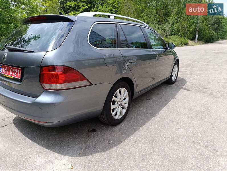 Універсал Volkswagen Golf 2010 в Запоріжжі
