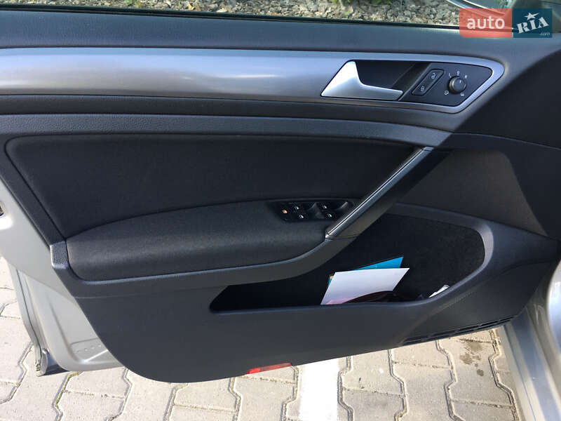 Универсал Volkswagen Golf 2014 в Львове