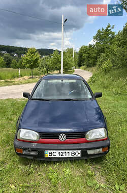 Хэтчбек Volkswagen Golf 1994 в 