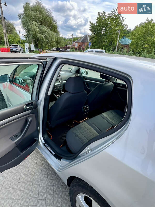 Хетчбек Volkswagen Golf 2006 в Полтаві
