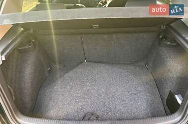Хэтчбек Volkswagen Golf 2005 в 
