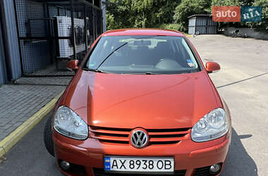 Хетчбек Volkswagen Golf 2006 в 