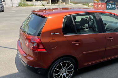 Хетчбек Volkswagen Golf 2006 в 