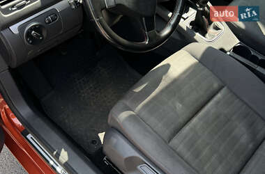 Хетчбек Volkswagen Golf 2006 в 
