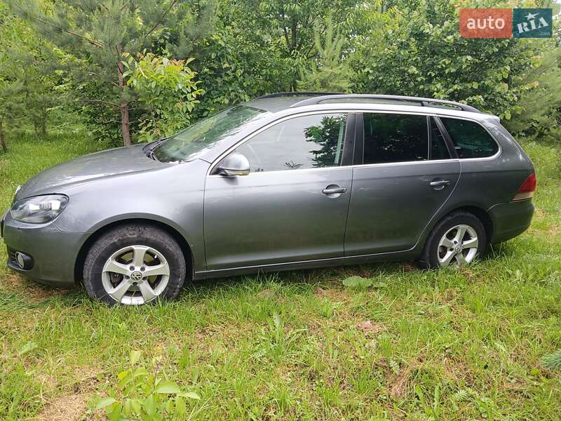 Універсал Volkswagen Golf 2009 в Вінниці