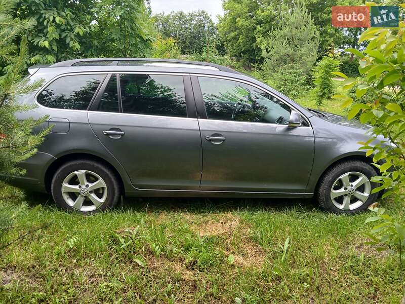 Універсал Volkswagen Golf 2009 в Вінниці