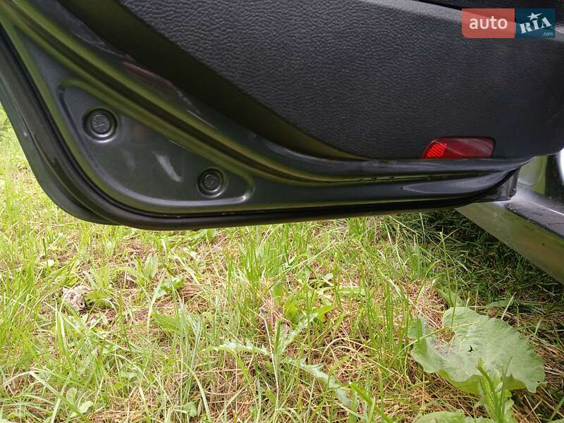Універсал Volkswagen Golf 2009 в Вінниці