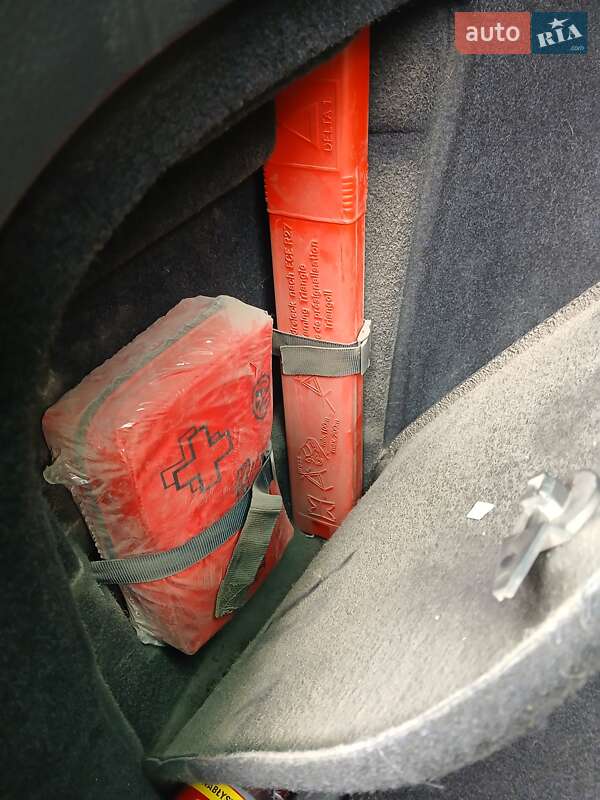 Універсал Volkswagen Golf 2009 в Вінниці