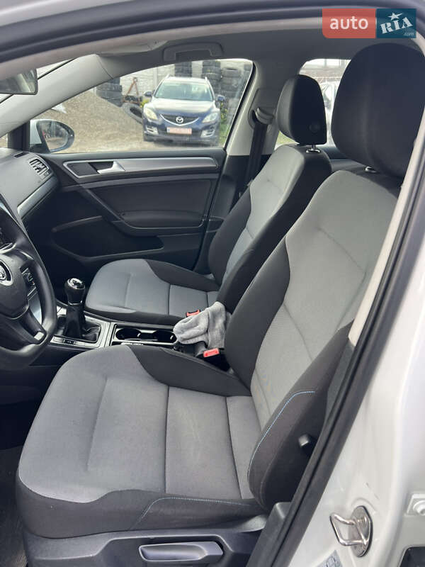 Хетчбек Volkswagen Golf 2014 в Луцьку