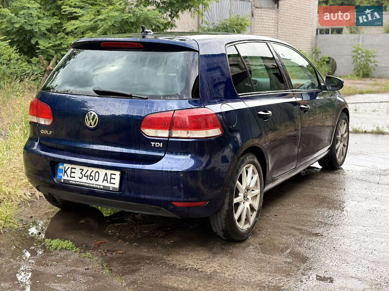 Хэтчбек Volkswagen Golf 2010 в Каменском