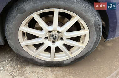Хэтчбек Volkswagen Golf 2010 в 