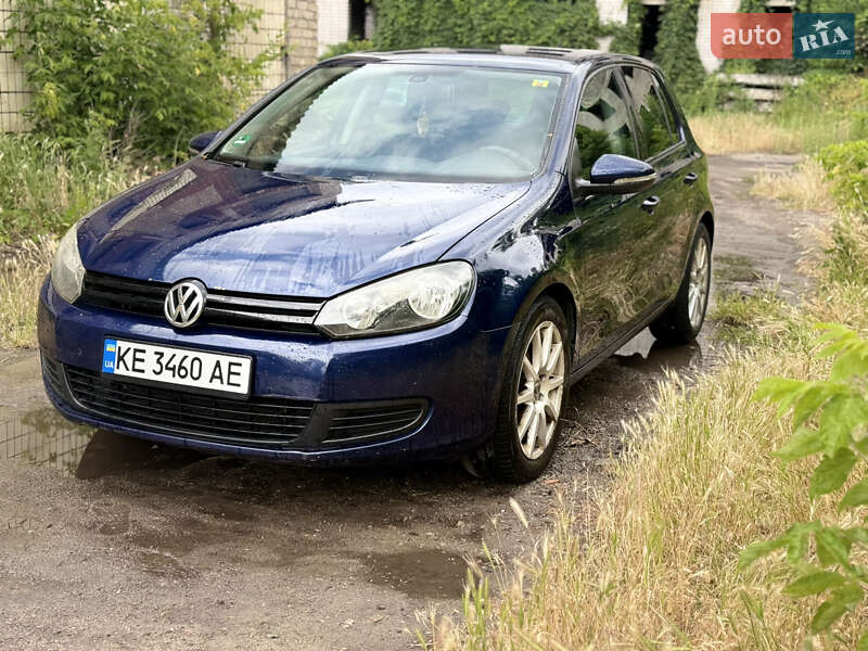 Хэтчбек Volkswagen Golf 2010 в Каменском