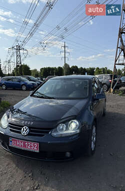 Хетчбек Volkswagen Golf 2005 в Луцьку