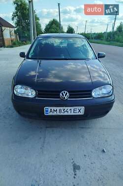 Хэтчбек Volkswagen Golf 2003 в Довбыше