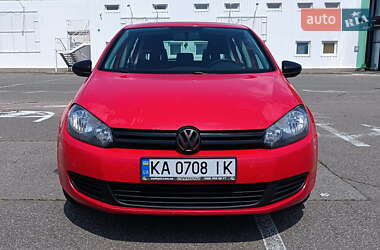 Хетчбек Volkswagen Golf 2011 в 