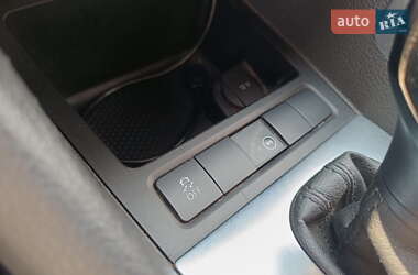 Хетчбек Volkswagen Golf 2011 в 