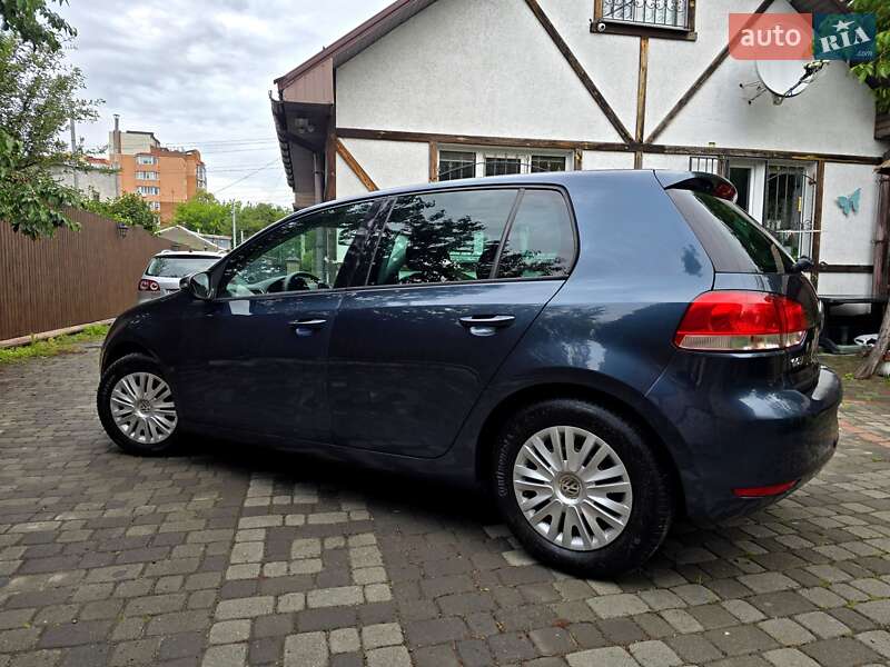 Хетчбек Volkswagen Golf 2009 в Полтаві