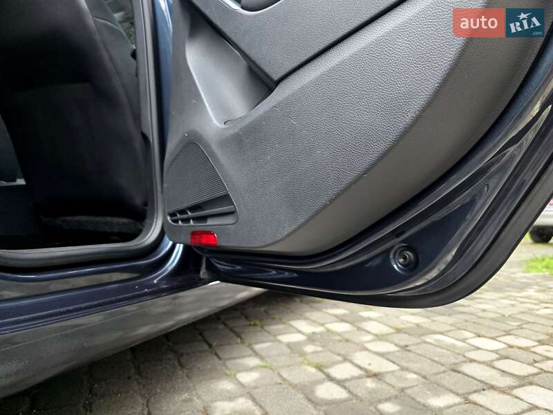 Хетчбек Volkswagen Golf 2009 в Полтаві