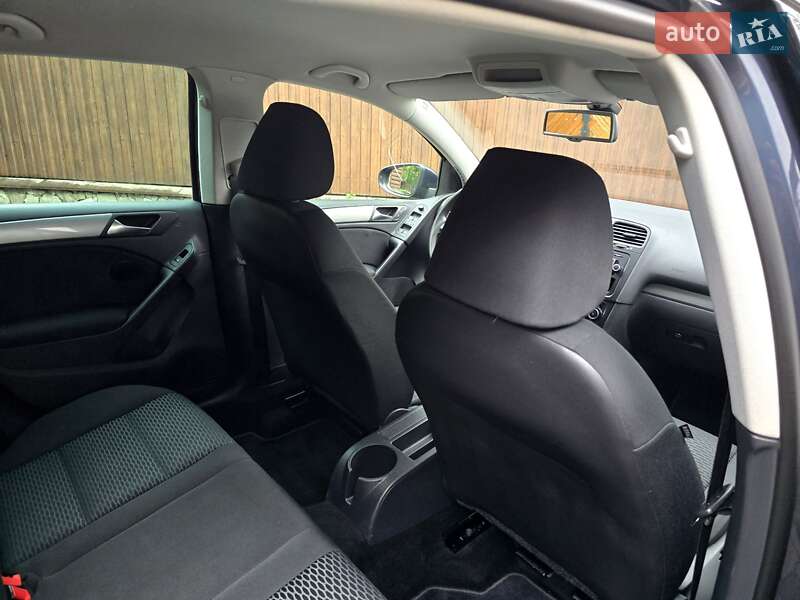 Хетчбек Volkswagen Golf 2009 в Полтаві