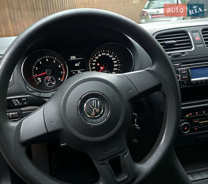 Хетчбек Volkswagen Golf 2009 в Полтаві