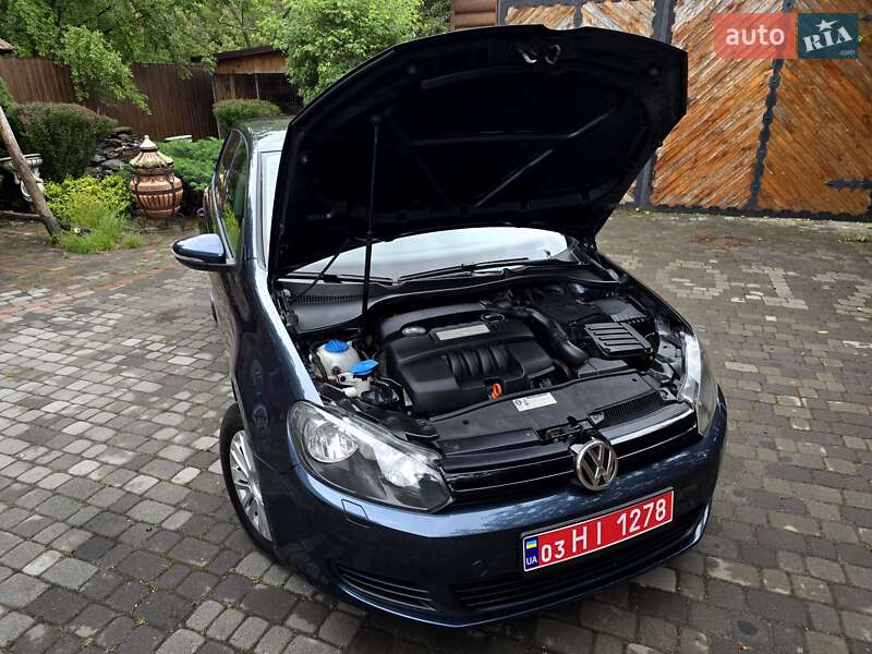 Хетчбек Volkswagen Golf 2009 в Полтаві