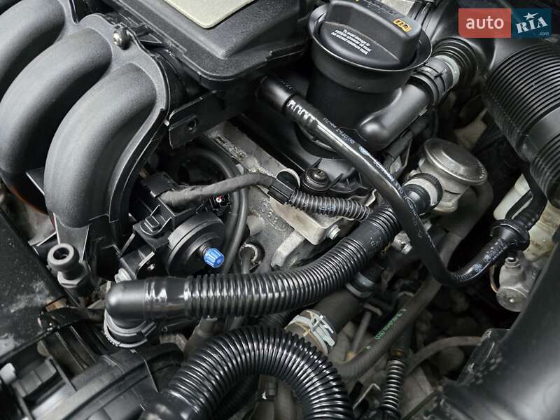 Хетчбек Volkswagen Golf 2009 в Полтаві