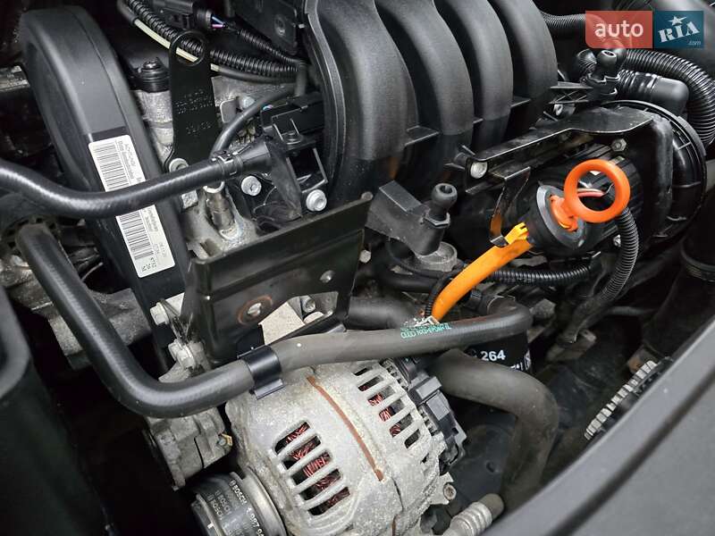 Хетчбек Volkswagen Golf 2009 в Полтаві