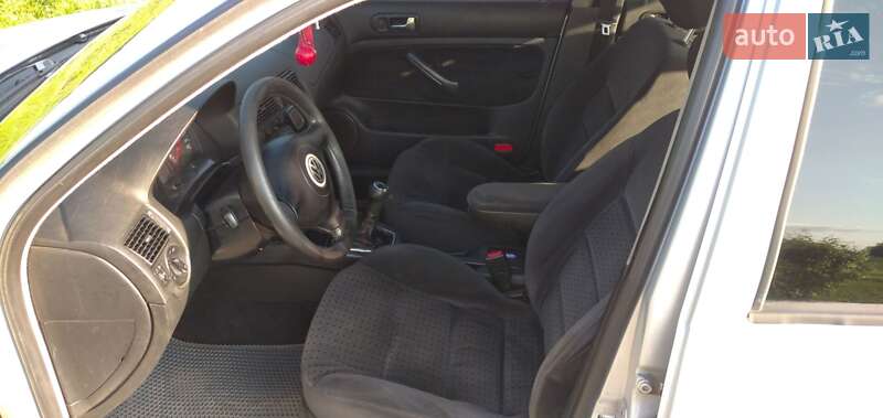 Хетчбек Volkswagen Golf 1999 в Рівному