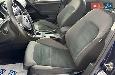 Хэтчбек Volkswagen Golf 2018 в 