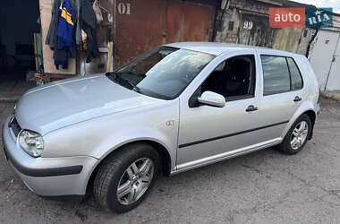 Хэтчбек Volkswagen Golf 2001 в Запорожье