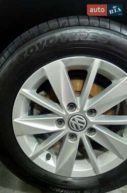 Хэтчбек Volkswagen Golf 2015 в 