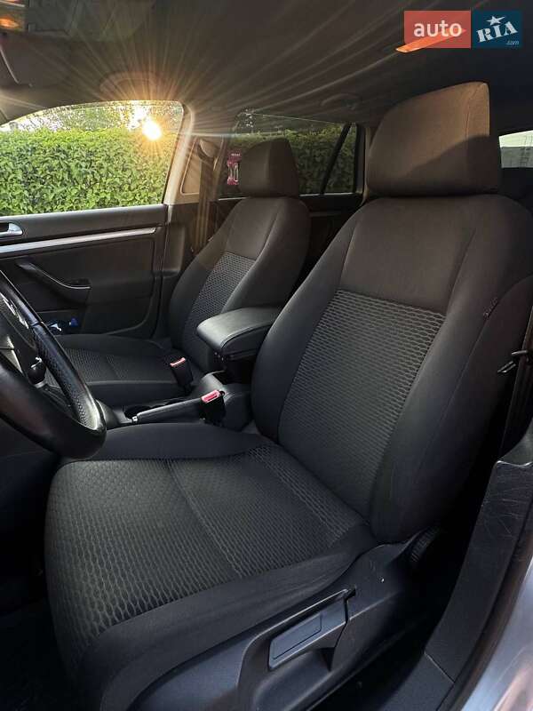 Универсал Volkswagen Golf 2012 в Хмельницком