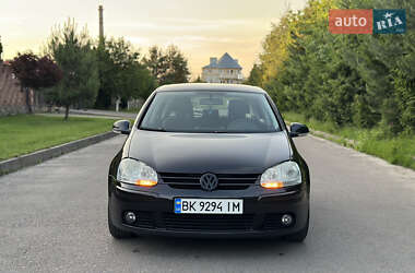 Хетчбек Volkswagen Golf 2005 в Рівному