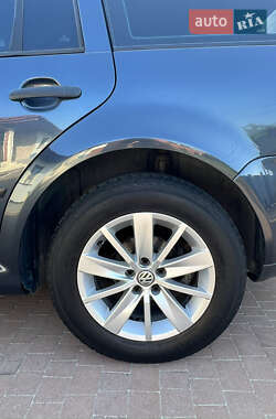 Универсал Volkswagen Golf 2004 в 