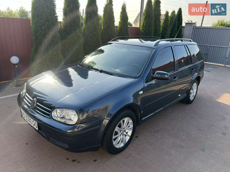 Универсал Volkswagen Golf 2004 в Ужгороде